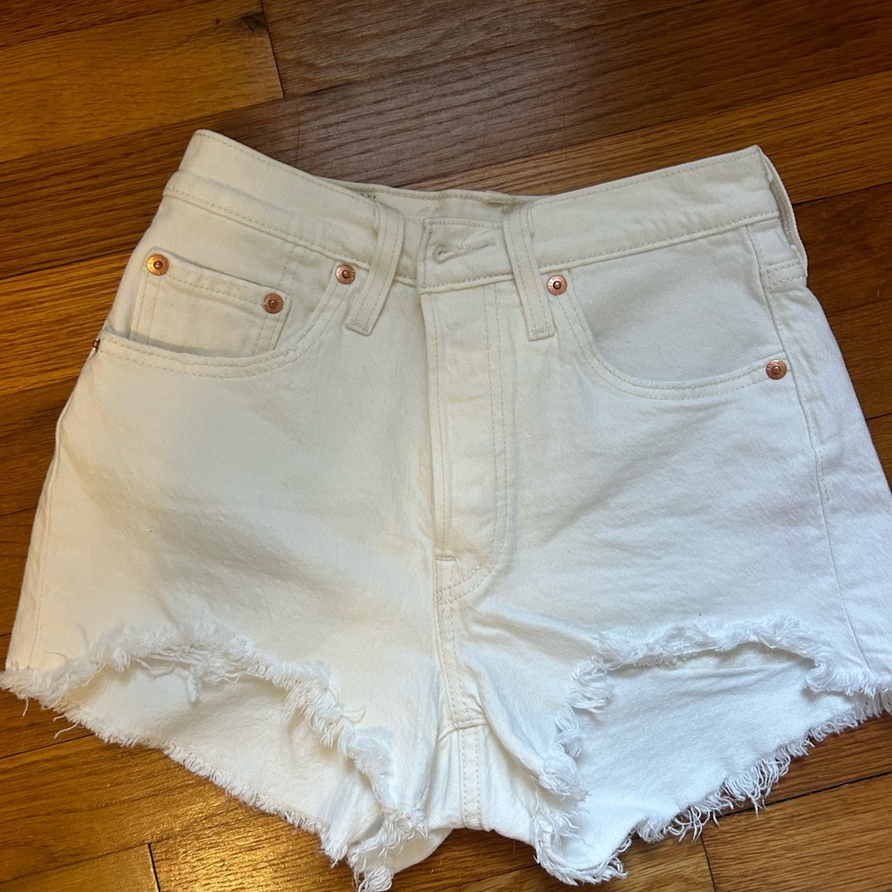 Women’s White Levi’s 501 Denim Shorts